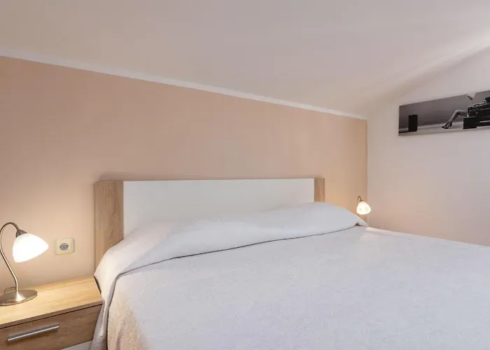 Nyaraló Anea By Interhome Poreč